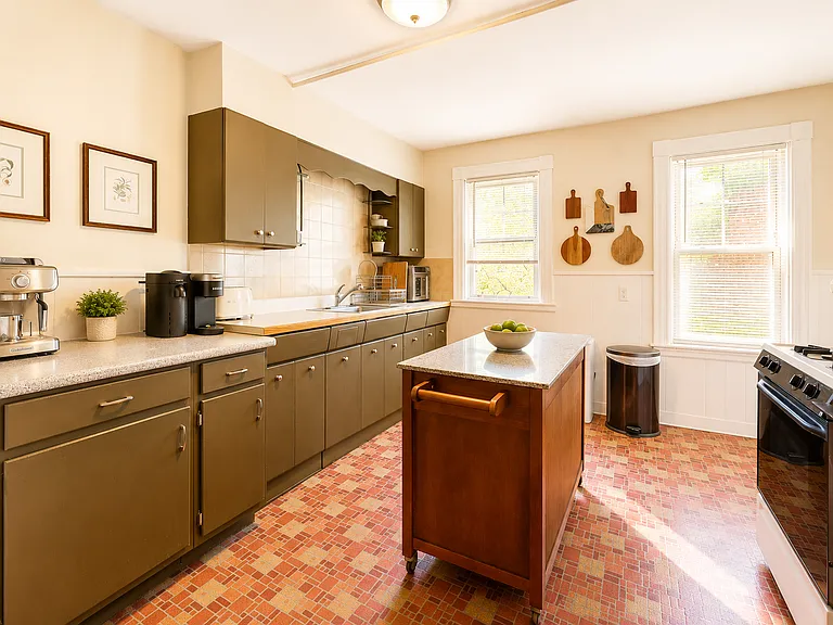 977 Main St #3 — Photo 11