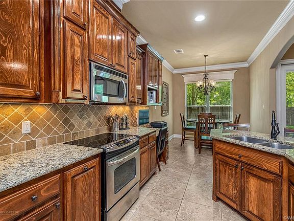 4th image of 1128 Creole Dr