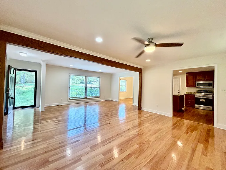 109 James Dr — Photo 9