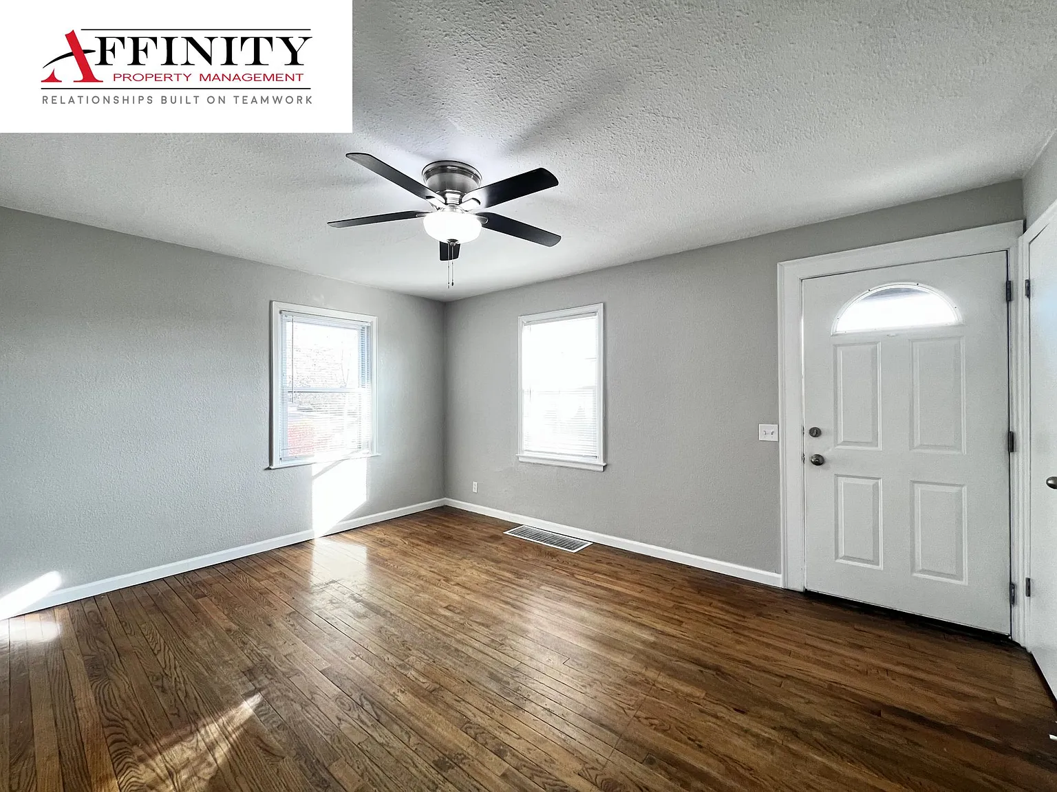 2 bed, 1000 sqft, $1,650 — Photo 3