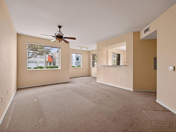 5th image of 11018 Legacy Drive #103