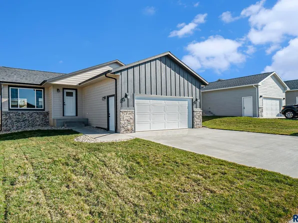 1804 E 70th St N, Sioux Falls, SD 57104