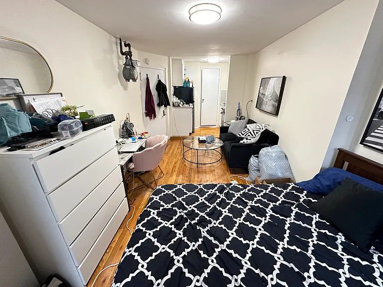 326 E 6th St #6 — Photo 5