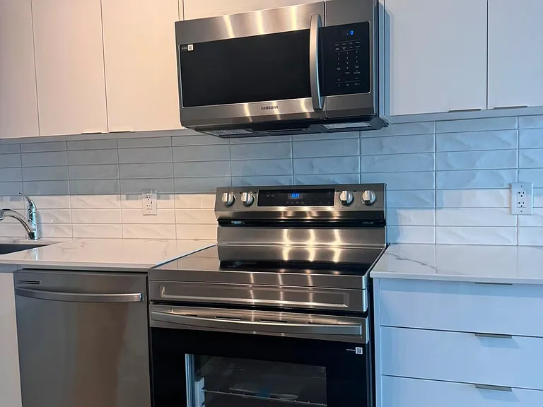 33 Erie Ave #711 — Photo 5