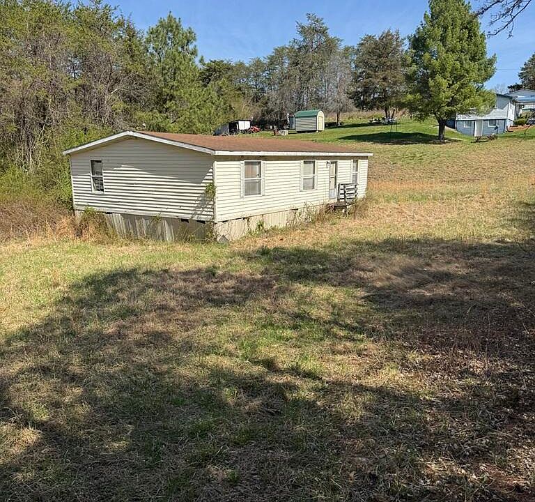 1st image of 215 Rob Lee Dr