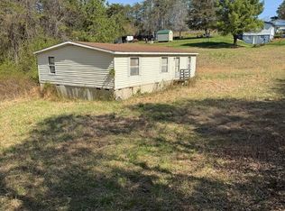 215 Rob Lee Dr, Martinsville, VA 24112