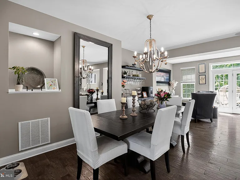 101 Isabelle Ct — Photo 15