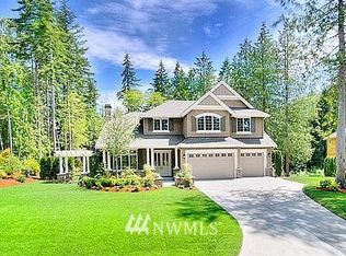 13102 NE Trail Heights Ct, Bainbridge Island, WA 98110