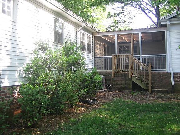 Back yard / covered & screened porch