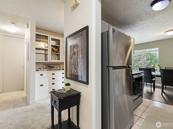 3rd image of 924 Shorewood Drive #B16