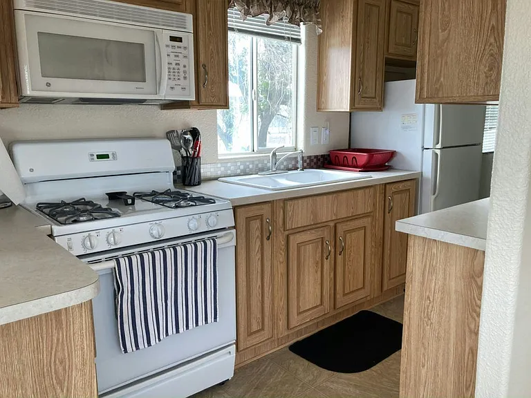 1501 S Airport Dr #377 — Photo 2