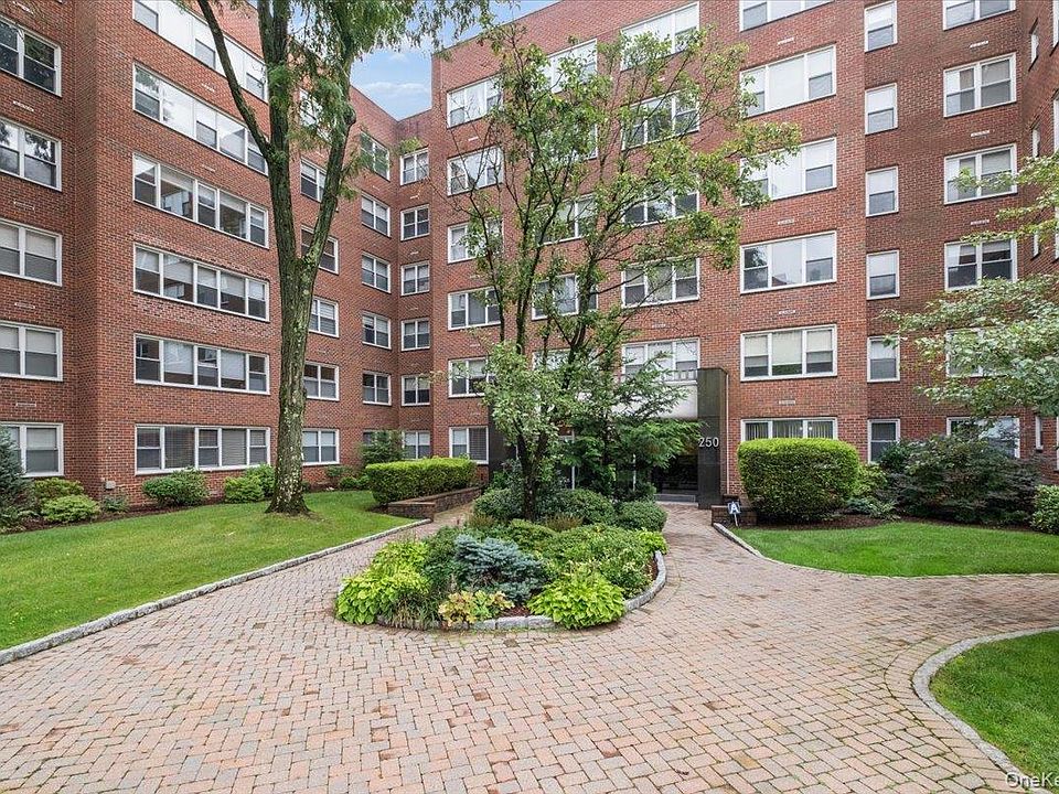 1st image of 250 Garth Road #2E3
