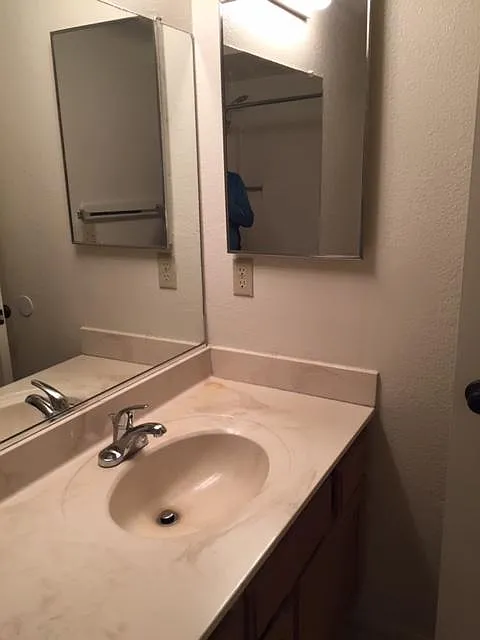 2 bed, 973 sqft, $3,175 — Photo 4