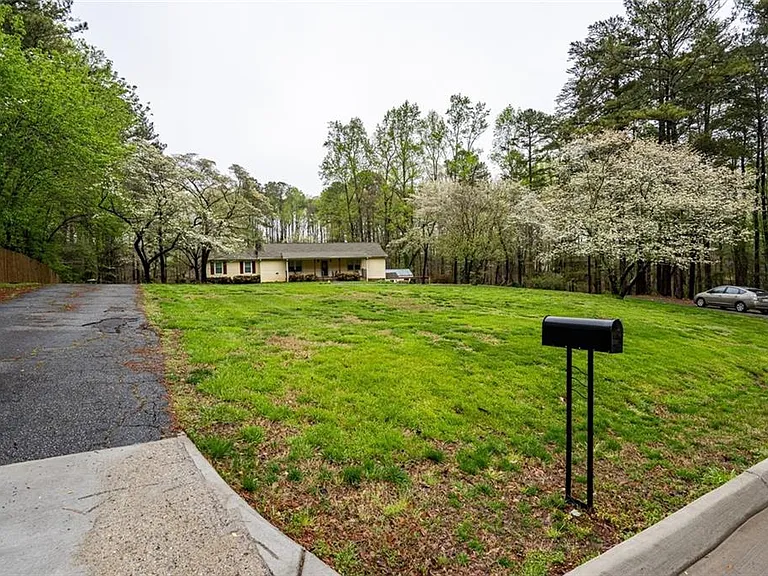 465 Dobbs Rd #B — Photo 38