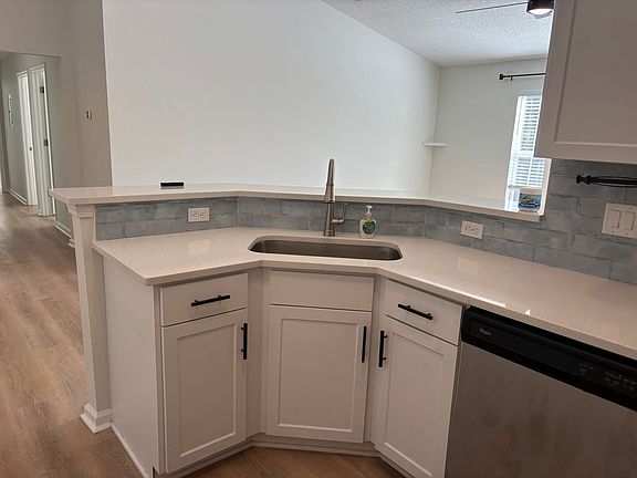 3rd image of 126 Jardin De Mer Pl