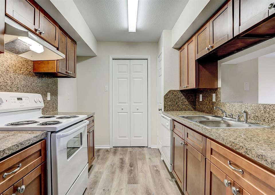 10912 Gulf Fwy APT 65, Houston, TX 77034 | Zillow