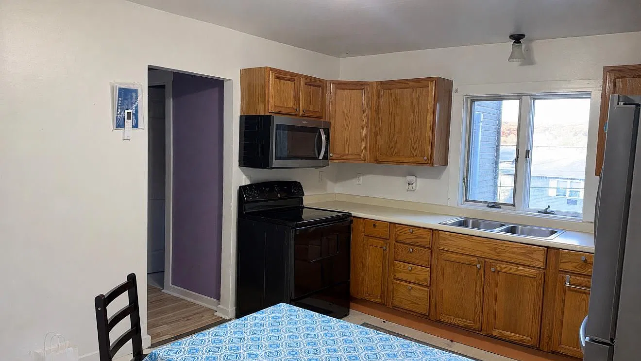 4 bed, 1500 sqft, $2,800 — Photo 3
