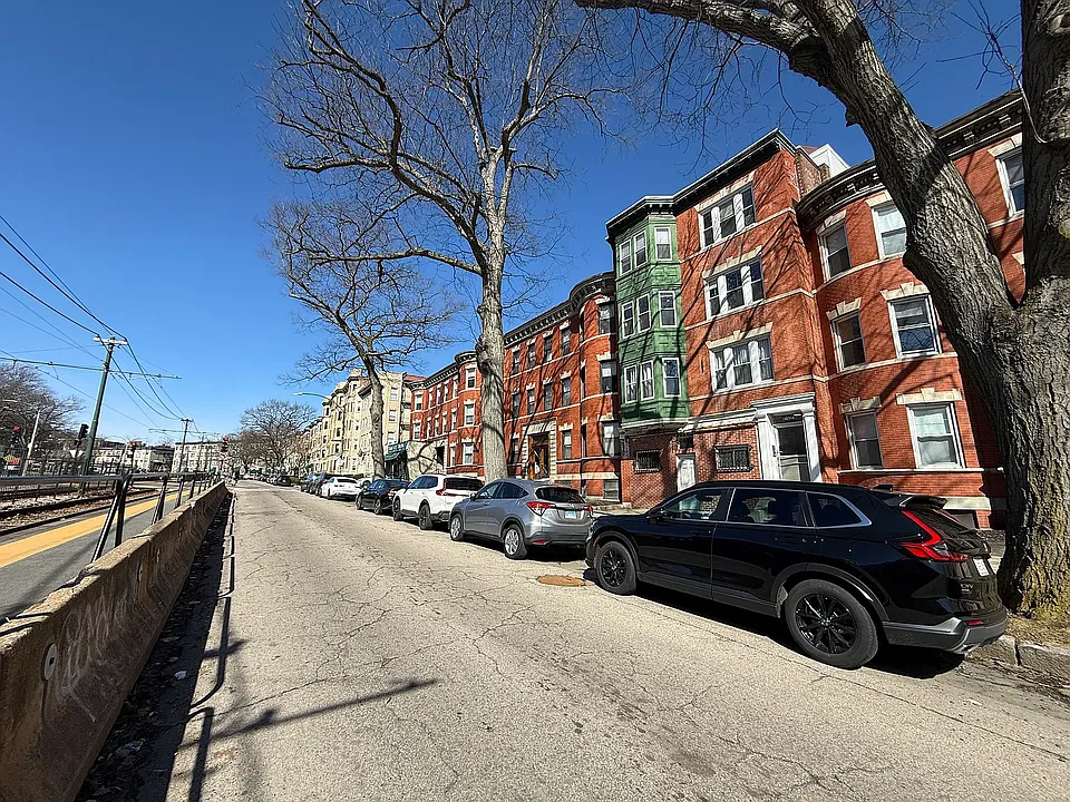 1377A Commonwealth Ave #2