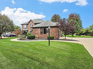 4270 Allegheny Dr, Sterling Heights, MI 48314