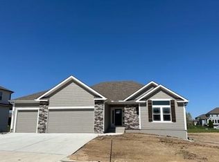 2301 Foxtail Dr, Kearney, MO 64060