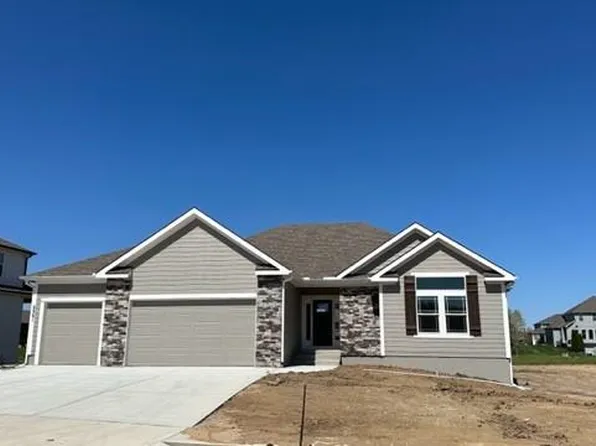 2301 Foxtail Dr, Kearney, MO 64060