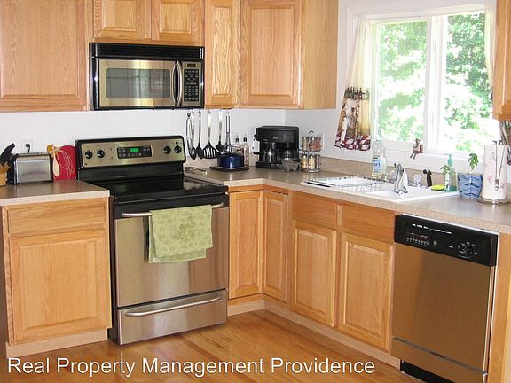3rd image of 50 Briggs Ln