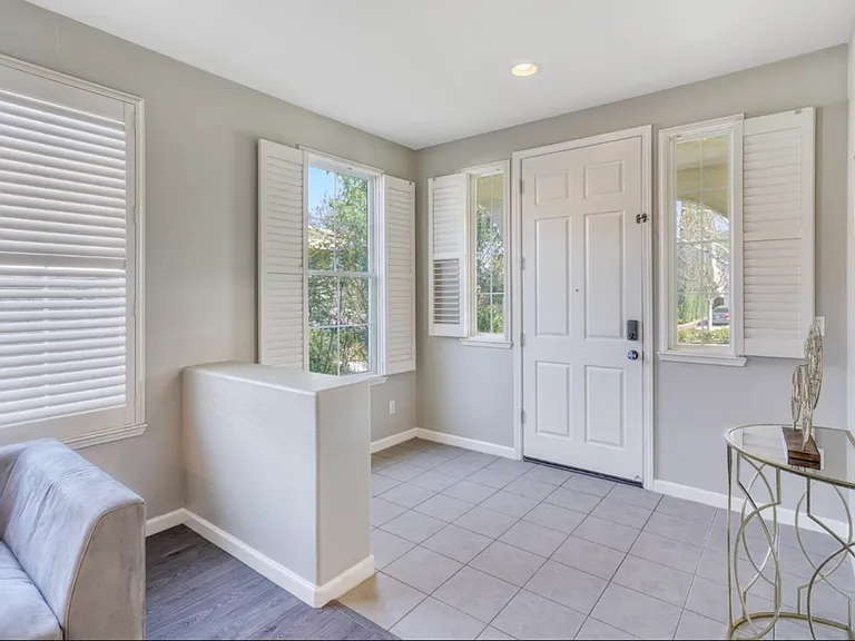 262 W Country Club Dr — Photo 4