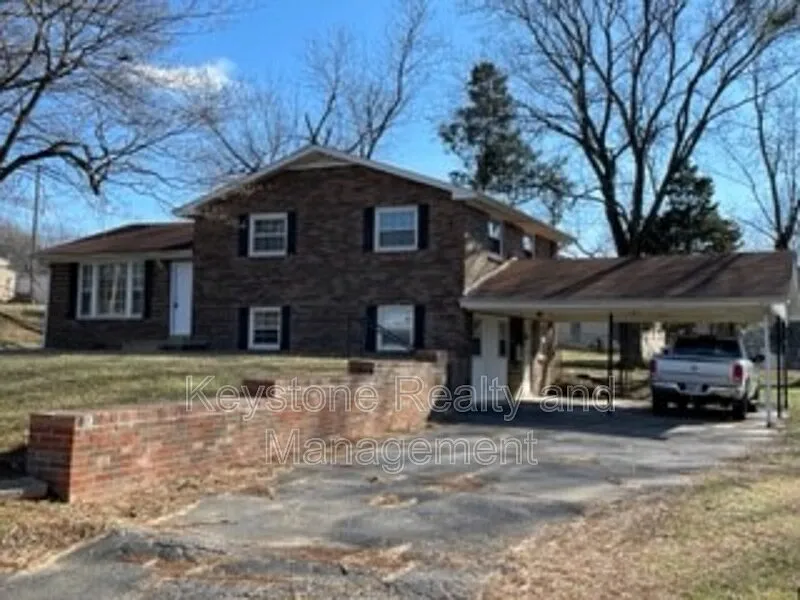 422 Peterson Ln