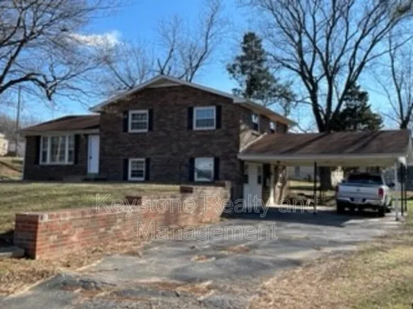 422 Peterson Ln, Clarksville, TN 37040