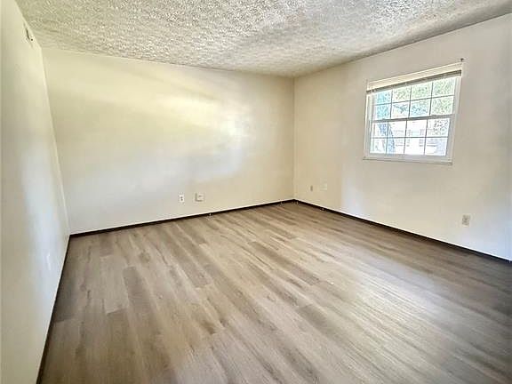 2nd image of 304 Estate Dr APT B