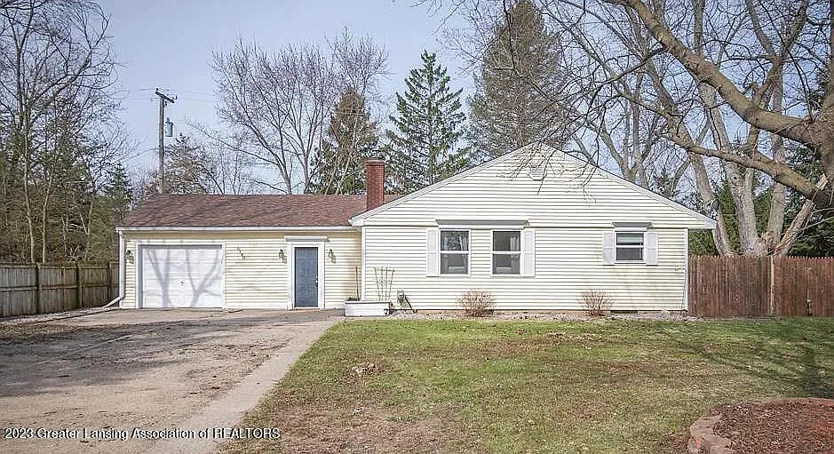 6140 Pinckney Rd photo 1