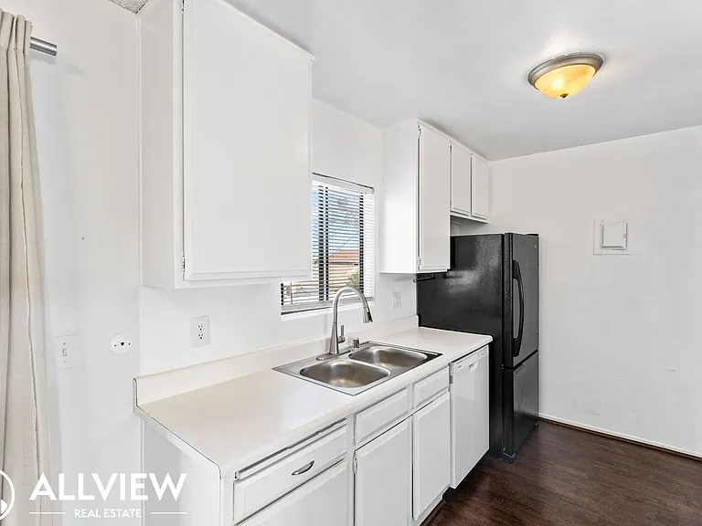 34052 Alcazar — Photo 5
