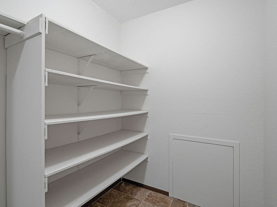 2 Bedroom - 2 Bed / 1 Bath - 860 Sq.Ft.