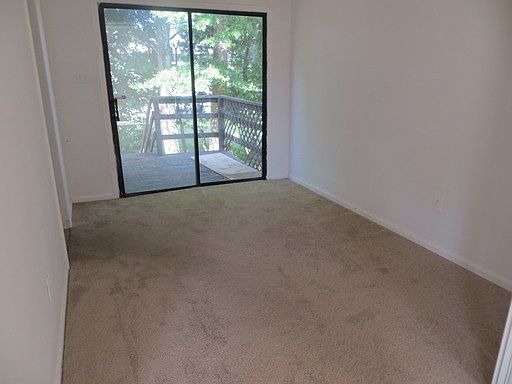 3rd image of 270 Fisher St #B