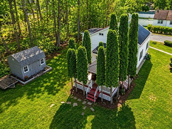 3rd image of 56 Kirby Ave