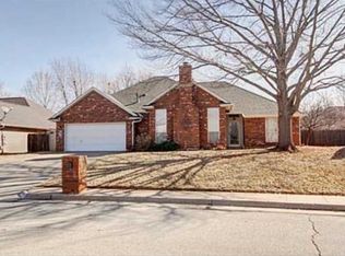 516 Providence Cir, Edmond, OK 73003
