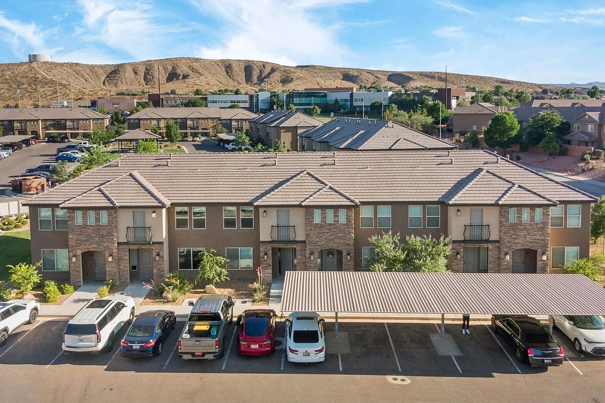 Photo 2 of 17 - 3239 S 840 E #11 - Saint George, UT Building Photo - 3239 S 840 E #11