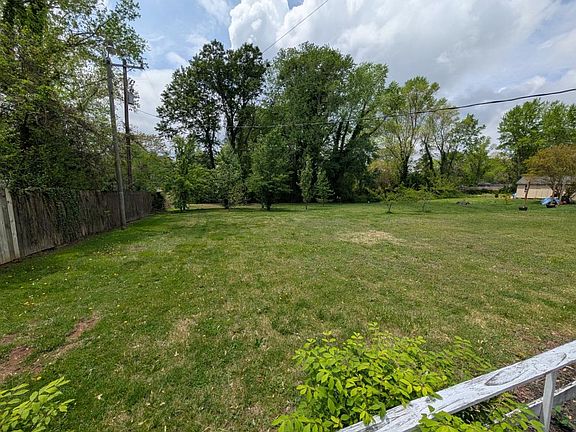 5th image of 505 N Stanwood Ln