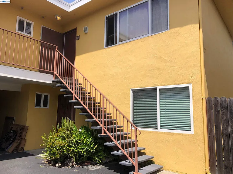 238 San Lorenzo Blvd #5 — Photo 8