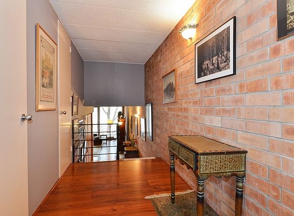 2nd image of 630 Vernon Ave APT 4