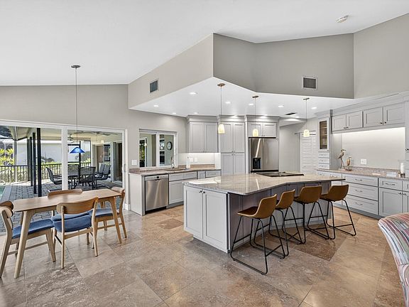 4th image of 686 Emeril Ct