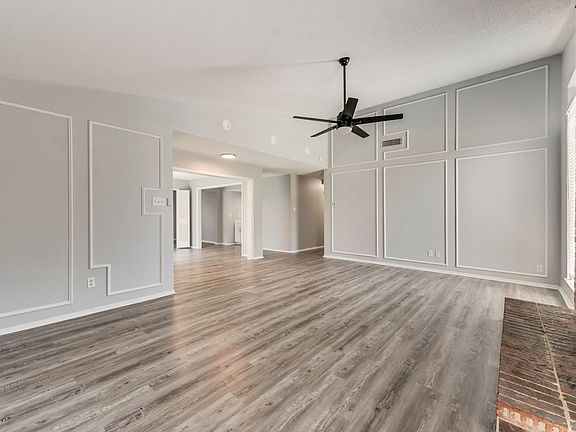 5th image of 2814 Meadow Park Dr