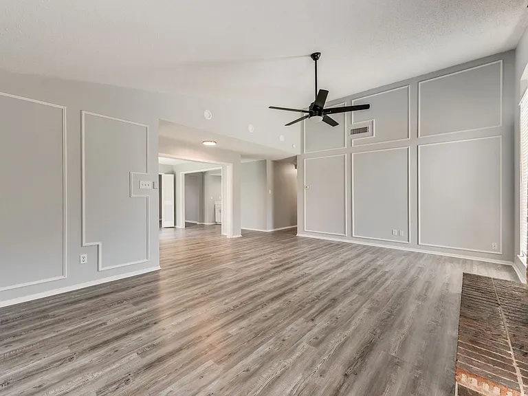 2814 Meadow Park Dr — Photo 5