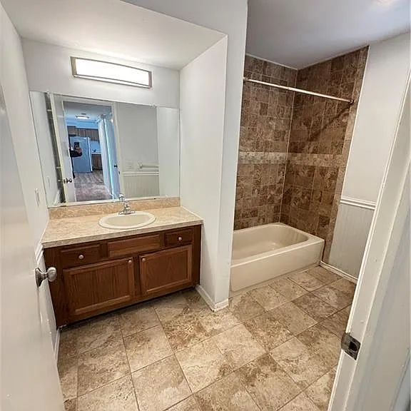 15 Hanover Sq #C — Photo 22