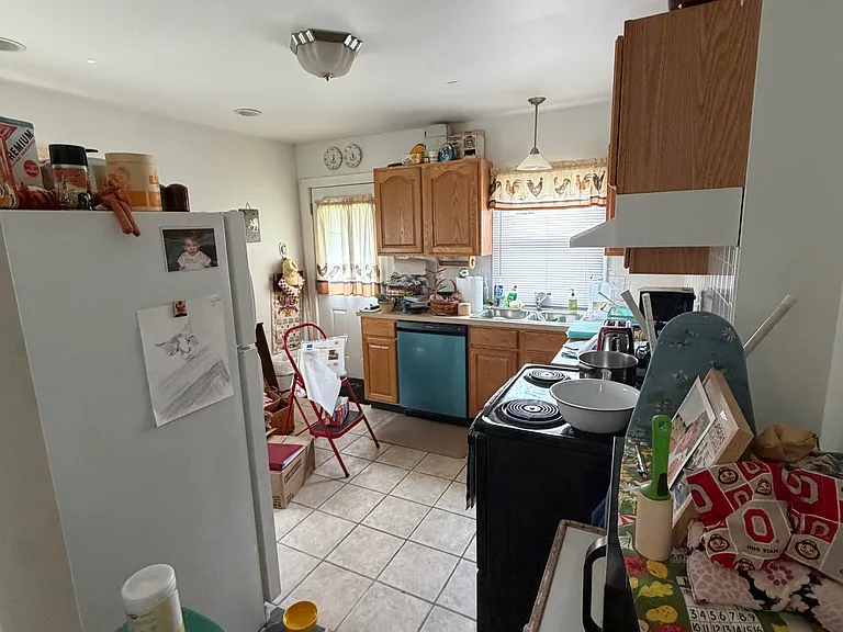 911-913 Thomas Rd — Photo 12