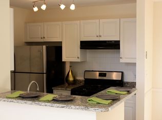 911 Avalon Dr, Hull, MA 02045