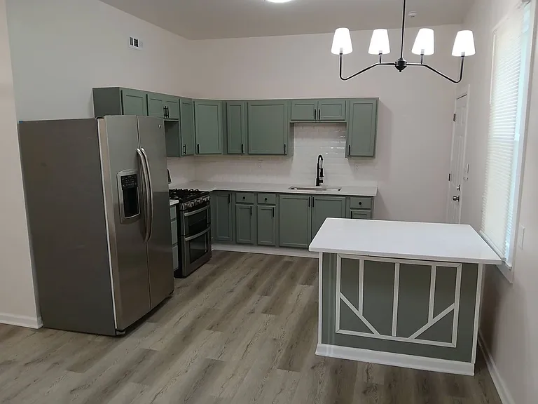 6015 Hosmer Ave — Photo 90