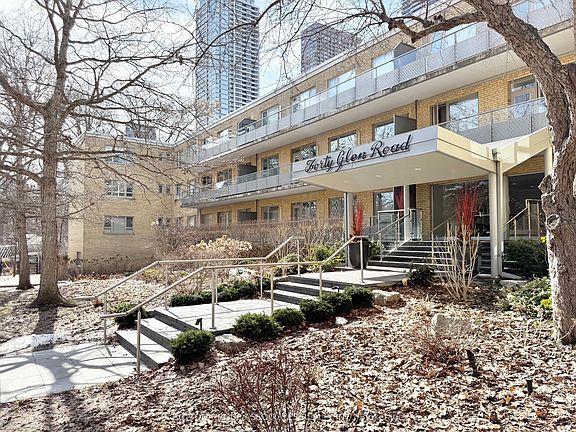 2nd image of 40 Glen Rd #204