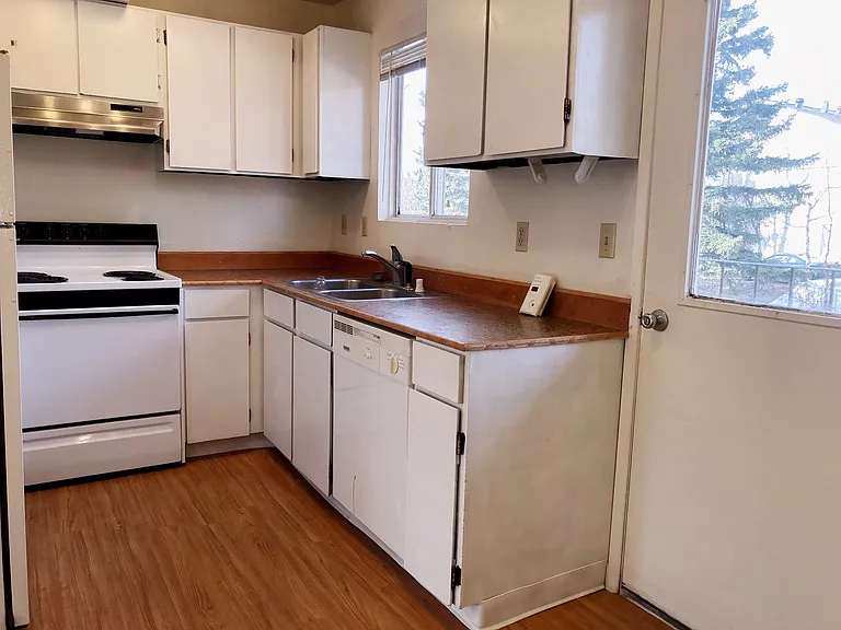 1011 W 76th Ave — Photo 34