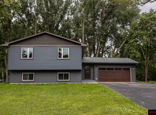 322 Capri Dr, Mankato, MN 56001